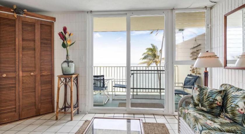Pats At Punalu'U - Beachfront Condos Hau'ula Eksteriør bilde